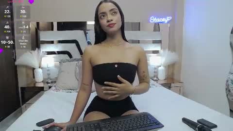 Snapshot of stacey_williams chatting on 06-23-26, 02:42 Stacey online show from 06-23-26, 02:42