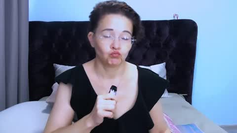 Snapshot of staceydarling chatting on 05-09-26, 04:39 staceydarling online show from 05-09-26, 04:39