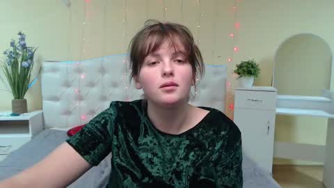 Snapshot of staceylex chatting on 02-04-25, 12:44 Stacey online show from 02-04-25, 12:44