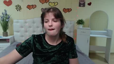 Snapshot of staceylex chatting on 02-22-25, 12:51 Stacey online show from 02-22-25, 12:51