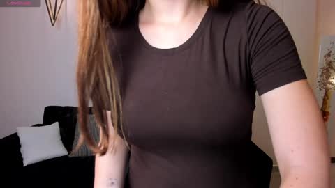 Snapshot of staceywood_ chatting on 12-02-24, 10:28 Stacy Woods online show from 12-02-24, 10:28