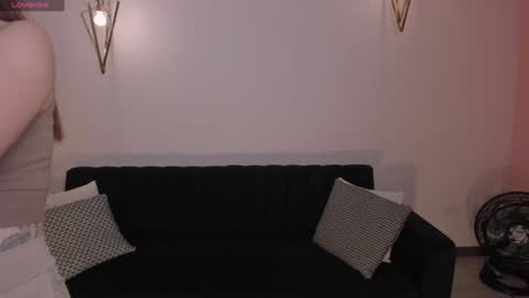 Snapshot of staceywood_ chatting on 12-05-24, 10:23 Stacy Woods online show from 12-05-24, 10:23