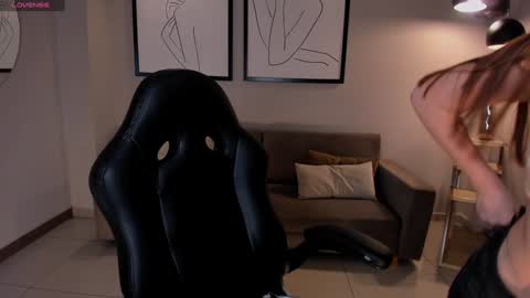 Snapshot of staceywood_ chatting on 01-29-25, 05:02 Stacy Woods online show from 01-29-25, 05:02