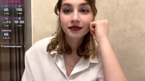 Snapshot of stacicurren chatting on 02-22-26, 06:06 Elli online show from 02-22-26, 06:06