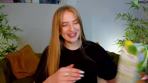 Snapshot of stacy_riiver chatting on 05-29-26, 09:18 Stacy Mon Tue Wed Thu Fri Sun GMT GMT 3 1000am - 0400pm online show from 05-29-26, 09:18