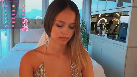 Snapshot of stacy_tylerr chatting on 05-17-26, 07:21 Stacy Tyler online show from 05-17-26, 07:21