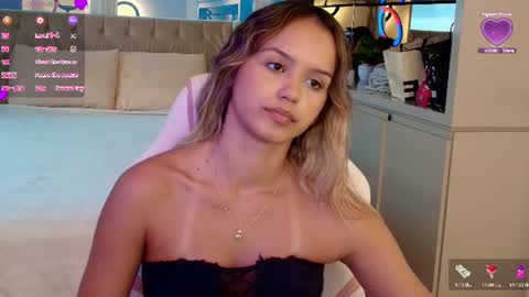 Snapshot of stacy_tylerr chatting on 06-21-26, 07:27 Stacy Tyler online show from 06-21-26, 07:27