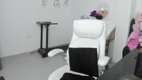 Snapshot of stacy_woods chatting on 05-13-26, 02:31 Zulma Yisset online show from 05-13-26, 02:31