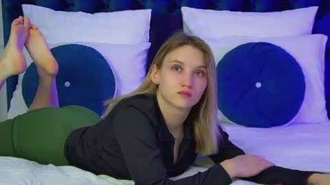 Snapshot of stacyevancesss chatting on 05-26-26, 06:48 StacyEvances online show from 05-26-26, 06:48