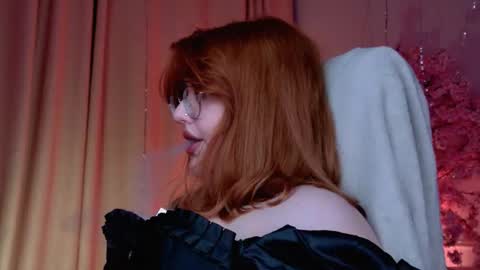 Snapshot of stacyjensen chatting on 06-18-26, 06:01 Stasey online show from 06-18-26, 06:01