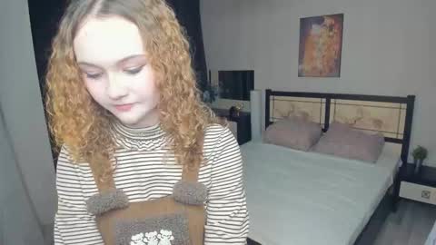 Snapshot of stacyroller chatting on 02-08-26, 07:50 Violet online show from 02-08-26, 07:50