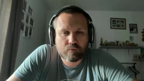 Peter online show from 04-26-26, 05:43