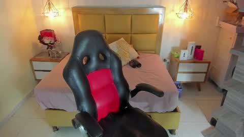 Snapshot of staisyotis chatting on 05-07-26, 03:34 KEIMI online show from 05-07-26, 03:34