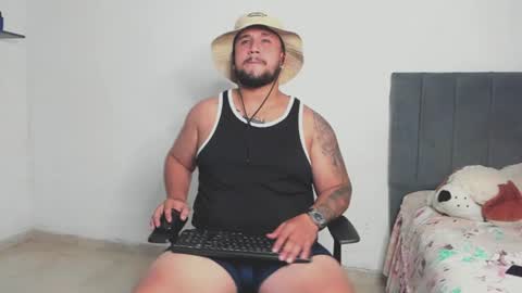 Snapshot of stan_davis chatting on 07-25-26, 05:27 anferney online show from 07-25-26, 05:27