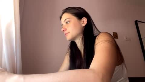 Lola online show from 07-04-26, 11:49