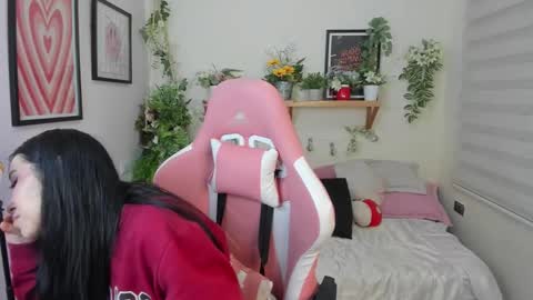 Snapshot of starlie_ chatting on 02-06-26, 11:52 Alisson online show from 02-06-26, 11:52