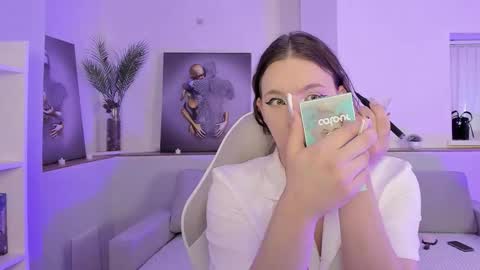 Snapshot of starlight_madison chatting on 02-20-26, 02:19 Madison online show from 02-20-26, 02:19