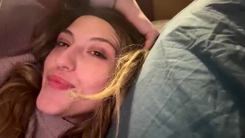 Snapshot of starving4cock chatting on 12-20-25, 08:32 Starving4cock online show from 12-20-25, 08:32