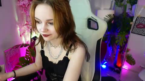 Snapshot of staymonica chatting on 11-12-25, 01:33 MONICA online show from 11-12-25, 01:33