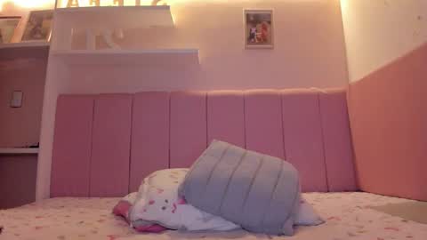 Stefa Gomez  online show from 09-24-25, 10:29