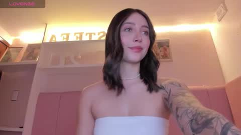 Stefa Gomez  online show from 10-22-25, 12:16