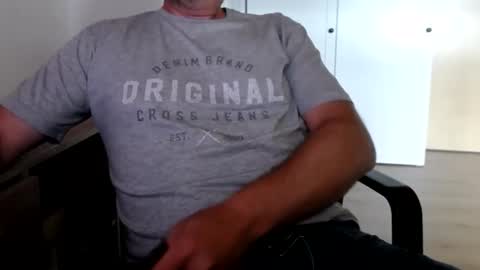 Snapshot of stefan2580 chatting on 09-14-25, 08:13 Stefan online show from 09-14-25, 08:13