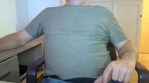 Snapshot of stefan2580 chatting on 10-30-25, 10:32 Stefan online show from 10-30-25, 10:32