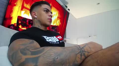 Snapshot of stefan_macallan chatting on 02-11-26, 02:49 Macallan online show from 02-11-26, 02:49