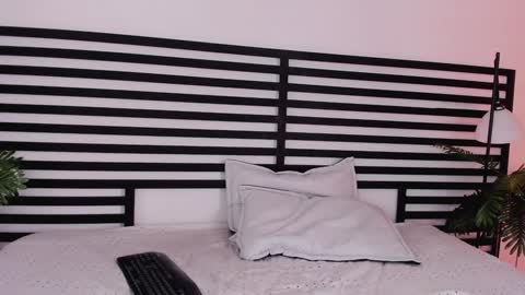 Snapshot of stefannny_ chatting on 12-17-24, 04:00 Stefanny online show from 12-17-24, 04:00