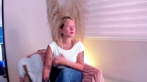 Snapshot of stefannny_ chatting on 01-01-25, 11:49 Stefanny online show from 01-01-25, 11:49