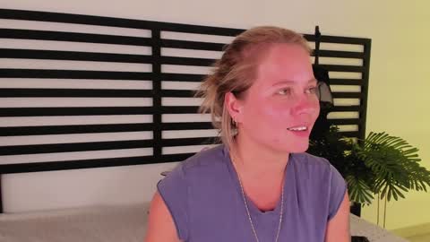 Snapshot of stefannny_ chatting on 01-14-25, 06:38 Stefanny online show from 01-14-25, 06:38