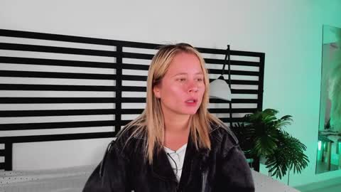 Snapshot of stefannny_ chatting on 01-21-25, 12:29 Stefanny online show from 01-21-25, 12:29