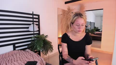 Snapshot of stefannny_ chatting on 01-26-25, 02:30 Stefanny online show from 01-26-25, 02:30