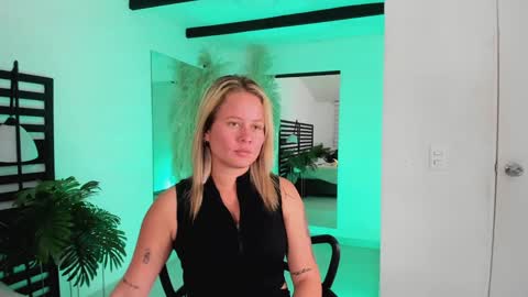 Snapshot of stefannny_ chatting on 01-28-25, 03:25 Stefanny online show from 01-28-25, 03:25
