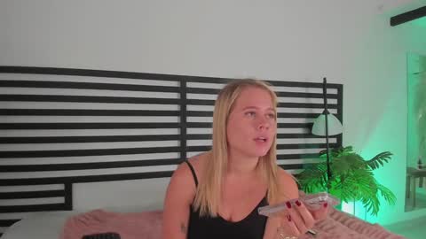 Snapshot of stefannny_ chatting on 01-29-25, 12:56 Stefanny online show from 01-29-25, 12:56