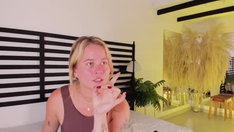 Snapshot of stefannny_ chatting on 02-02-25, 05:26 Stefanny online show from 02-02-25, 05:26