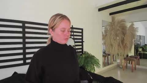 Snapshot of stefannny_ chatting on 02-18-25, 06:37 Stefanny online show from 02-18-25, 06:37