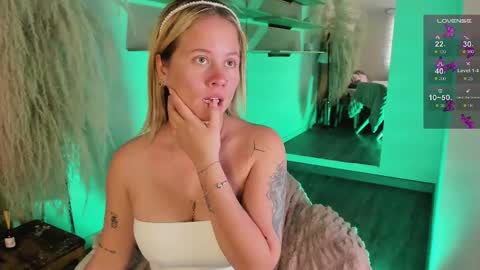 Snapshot of stefannny_ chatting on 02-27-25, 12:02 Stefanny online show from 02-27-25, 12:02