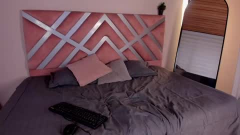 Stefanny  online show from 03-18-26, 12:08