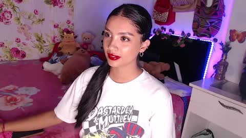 Snapshot of stefanny_pllus chatting on 12-12-24, 01:53 Im MiaIts my first day here online show from 12-12-24, 01:53