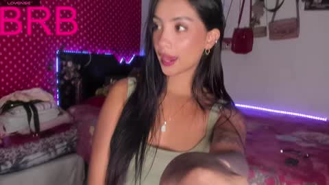 Snapshot of stefanny_pllus chatting on 01-04-25, 06:09 Im MiaIts my first day here online show from 01-04-25, 06:09