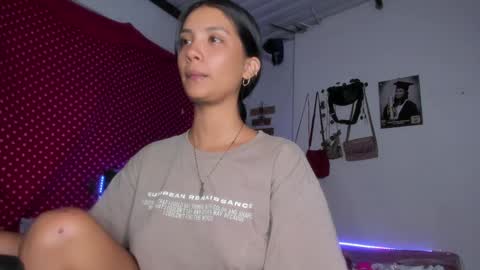 Snapshot of stefanny_pllus chatting on 01-07-25, 05:12 Im MiaIts my first day here online show from 01-07-25, 05:12