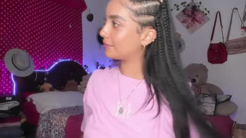 Snapshot of stefanny_pllus chatting on 02-07-25, 02:29 Im MiaIts my first day here online show from 02-07-25, 02:29