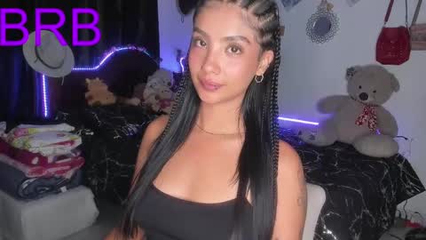 Snapshot of stefanny_pllus chatting on 03-10-25, 03:56 Im MiaIts my first day here online show from 03-10-25, 03:56