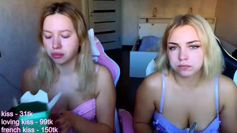 stefany_and_bettany online show from 09-29-25, 02:00
