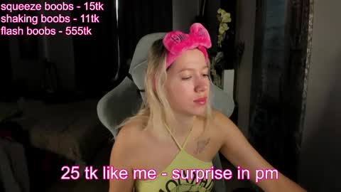 Snapshot of stefany_and_bettany chatting on 04-25-26, 08:06 stefany_and_bettany online show from 04-25-26, 08:06