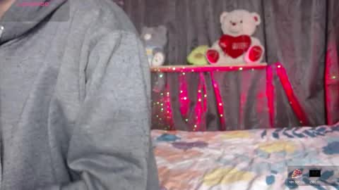 stefany_pablo1 online show from 11-19-25, 11:54