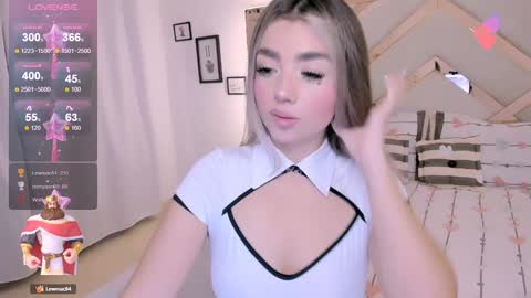 Snapshot of stefanycifuentes chatting on 02-04-25, 12:22 Stefa online show from 02-04-25, 12:22