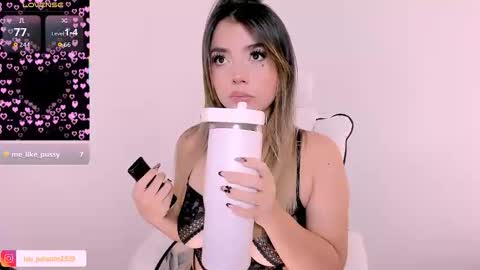 Snapshot of stefanycifuentes chatting on 11-15-25, 08:22 Stefa online show from 11-15-25, 08:22