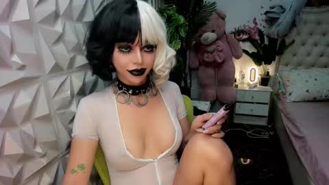 Snapshot of stefanylangkat chatting on 11-19-25, 05:57 Jane online show from 11-19-25, 05:57